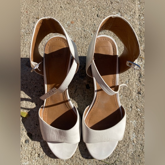 14th & Union White sandal wedge heels with strap size 8 - Picture 5 of 10
